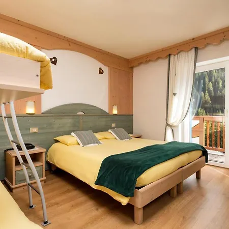 Aurora Hotel 2*