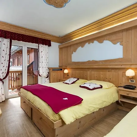 Hotel Aurora 2*